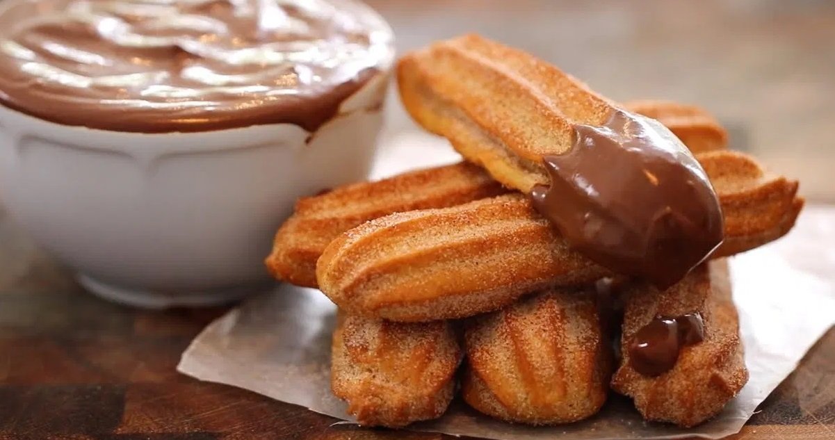 Vos Fourneaux La Recette Des Churros Maison Et Sa Sauce Au Chocolat