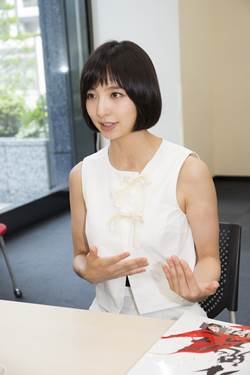 「篠田麻里子　インタビュー」の画像検索結果