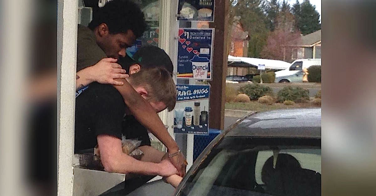 12525160 10206292457085408 4264298833397738431 o copy1.jpg?resize=412,275 - Photo Showing Dutch Bros. Employees’ Act Of Kindness Immediately Went Viral