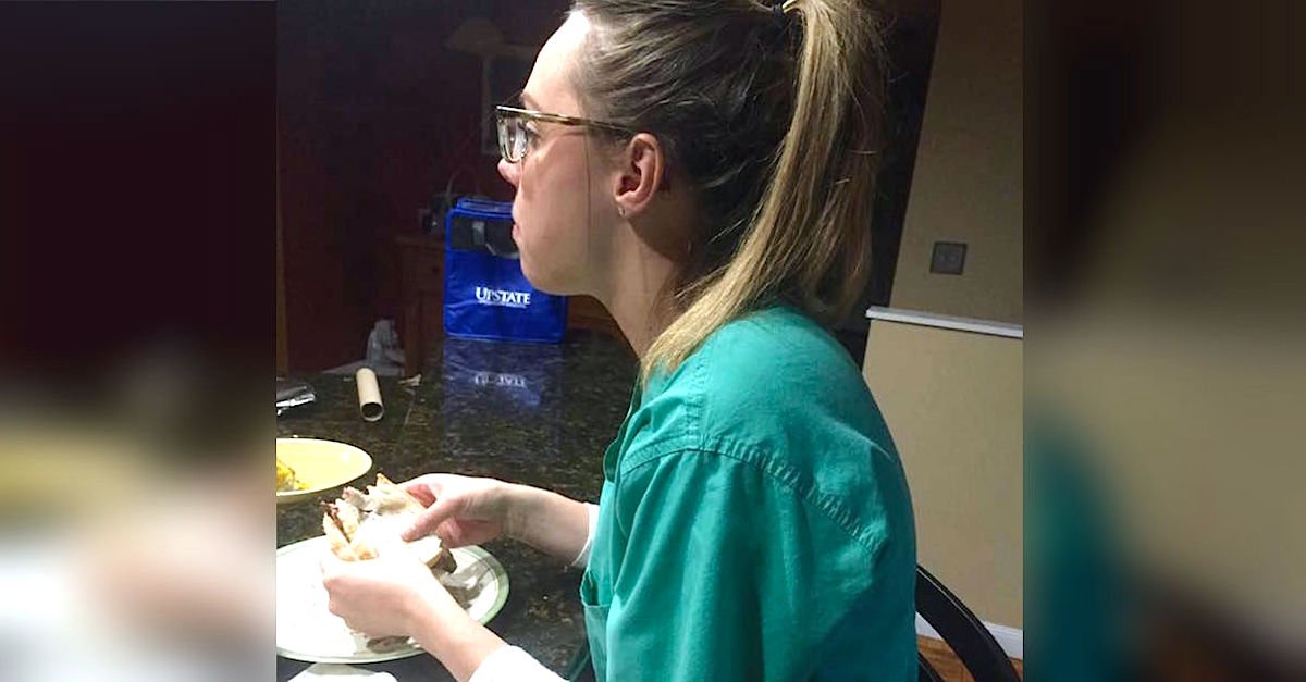 nurse1.jpg?resize=1200,630 - Husband Posts Touching Letter About His Exhausted Wife Eating All Alone ... AMAZING!