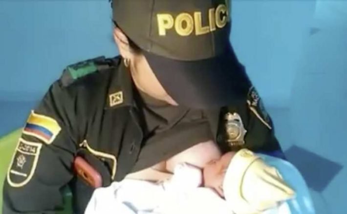 colombian-officer-breastfeed-2