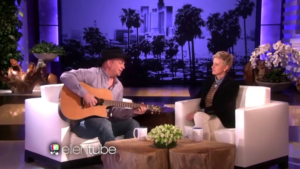 download 3.png?resize=412,275 - Garth Brooks Came Up With A Stunning Performance Of "Mom" On The Ellen Show