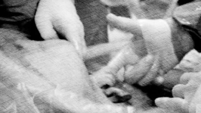 finger 2 412x232.jpg?resize=412,232 - Baby Was Caught On Camera Reaching For Doctor's Finger During C-Section Delivery