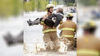fireman saves old woman 412x232.jpg?resize=412,232 - Old Lady Cracked Hunky Fireman Up When She Told Him About Her Wedding Night
