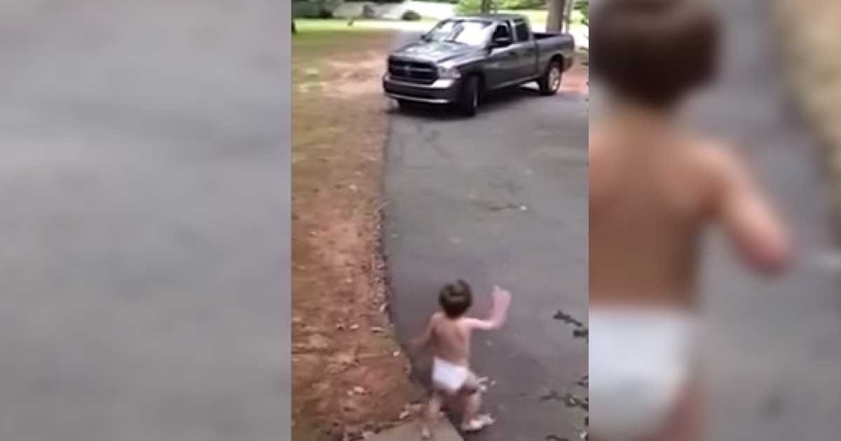 i love you daddy.jpg?resize=412,232 - Toddler Recorded Shouting 'I Love You' To His Father For Three Minutes