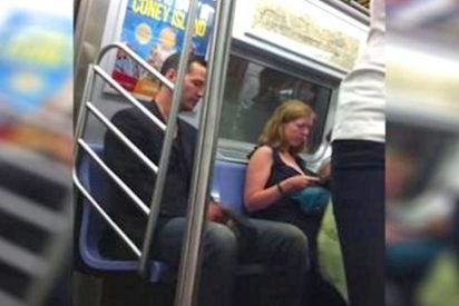 kr 412x275.jpg?resize=412,275 - Celebrity Keanu Reeves Kindly Offered His Seat To A Woman On Subway