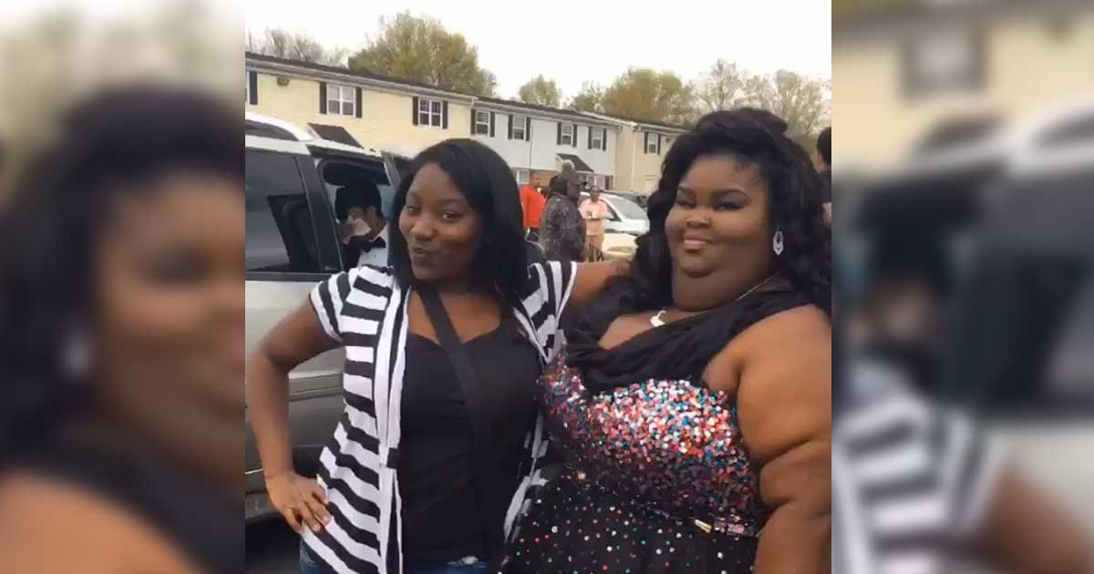 prom.jpg?resize=412,232 - Teen's Prom Photos Went Viral Because Online Bullies Couldn't Stop Criticizing Her
