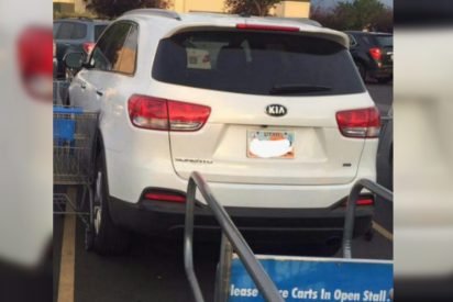 car 412x275.jpg?resize=412,275 - Shoppers Play Prank On Bad Driver… What They Do Is HILARIOUS