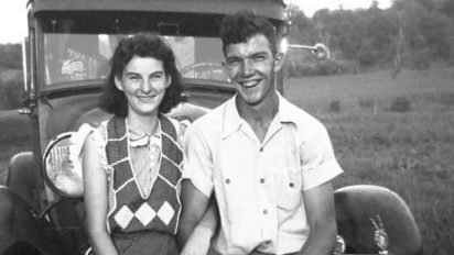 ohio couple dies together 412x232.jpg?resize=412,232 - Loving Couple Who Spent Over 70 Years Together Passed Away Only Hours Apart
