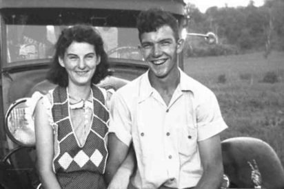 ohio couple dies together 412x275.jpg?resize=412,275 - Loving Couple Who Spent Over 70 Years Together Passed Away Only Hours Apart