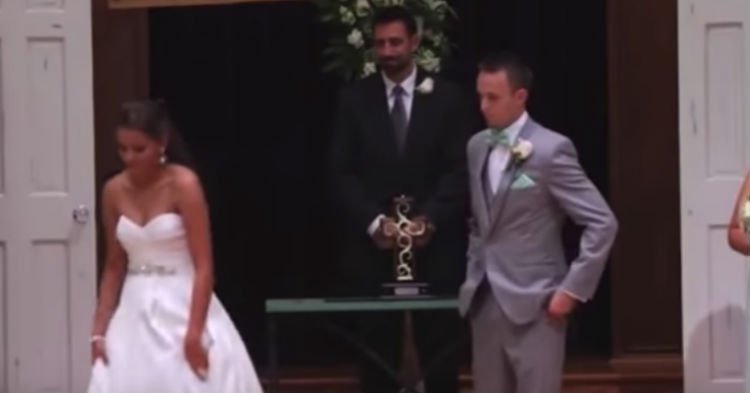 brde.jpg?resize=1200,630 - Loving Bride Walked Away From Groom to Recite Wedding Vows in ASL