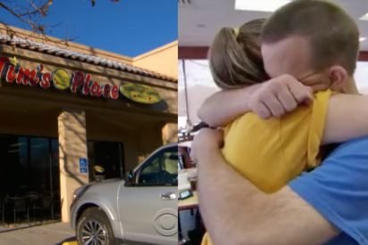 down syndrome restaurant owner 412x275.jpg?resize=412,275 - Owner Of A Restaurant Becomes So Emotional To Close His Restaurant But It's Inevitable