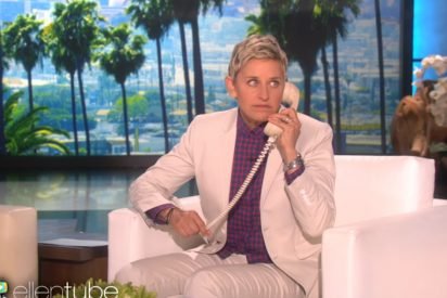 ellen breast cancer audience 412x275.jpg?resize=412,275 - In The Middle Of Show, Ellen Gets A Call From Receptionist And Welcome Her Guests