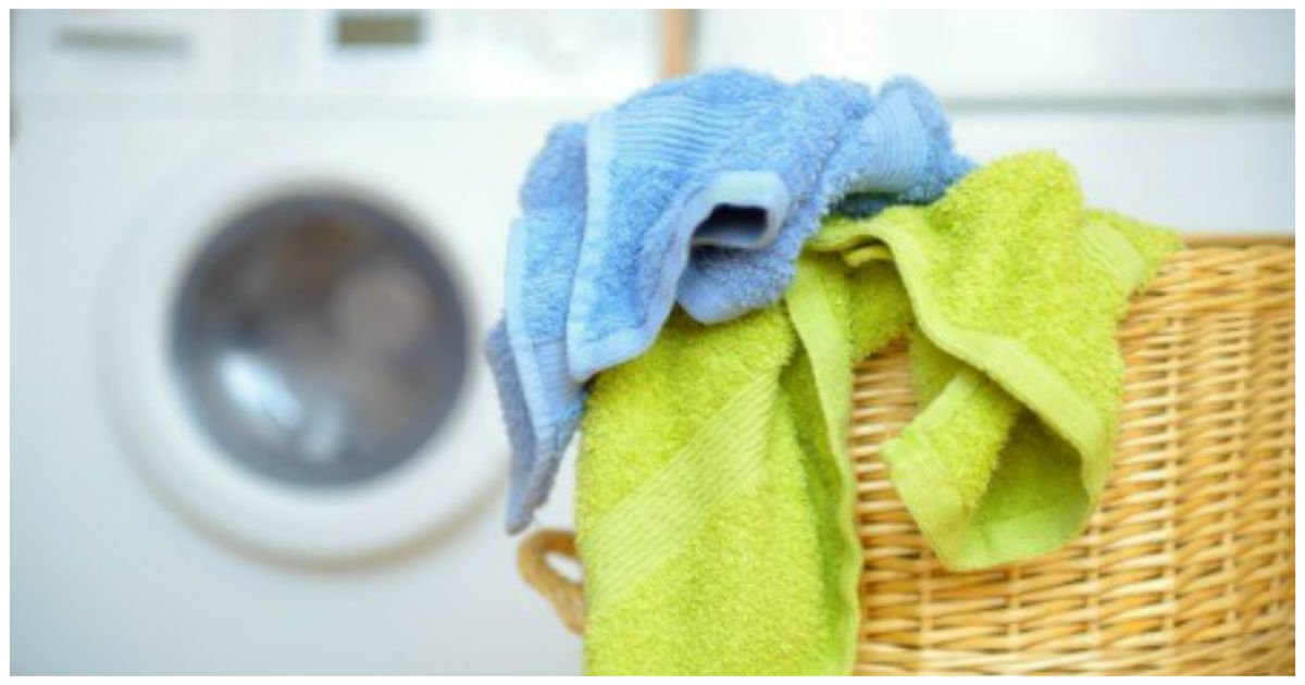 laundry cover.jpg?resize=1200,630 - Smelly Clothes After Washing? You Can Clean Your Washing Machine On Your Own Using White Vinegar