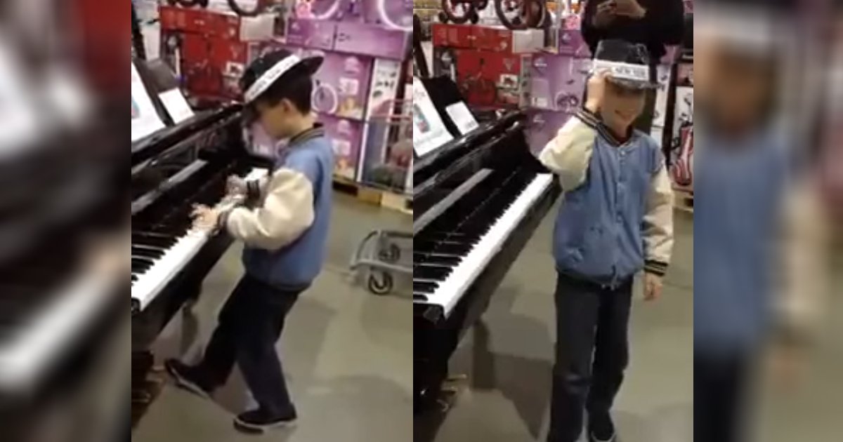 piano in toystore.jpg?resize=1200,630 - Young Boy Delivered Piano Performance Beyond His Years In The Middle Of Toy Store