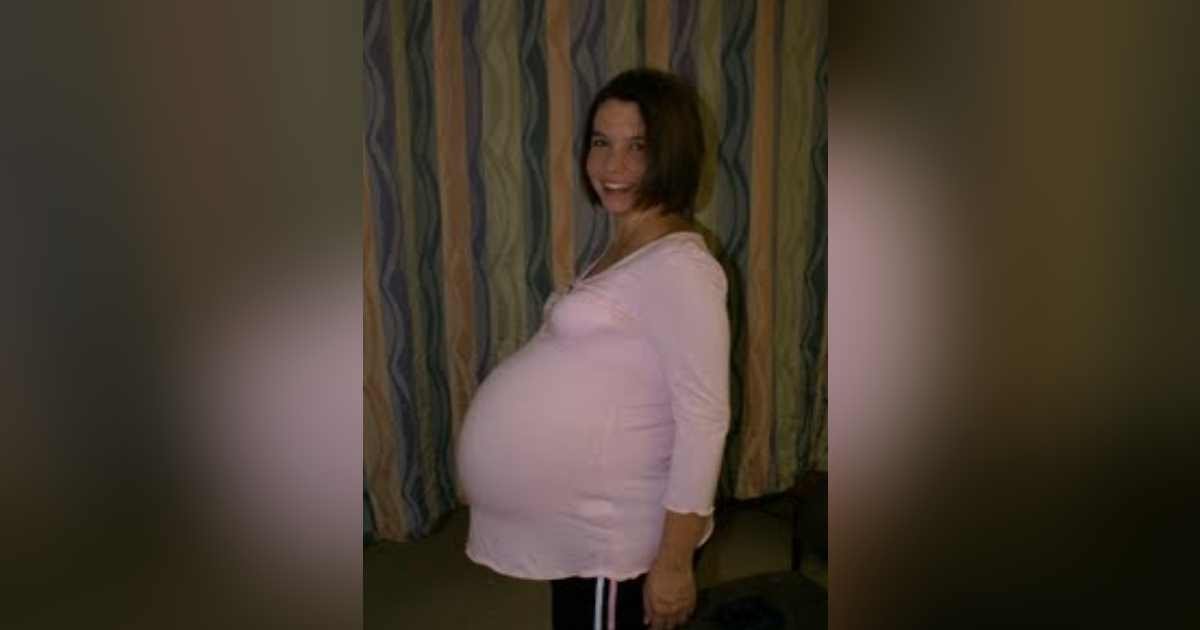quintuplet pregnancy belly.jpg?resize=1200,630 - Pregnant Mother Who Was Expecting Twins Was Stunned After Doctors Told Her She's Having Quintuplets