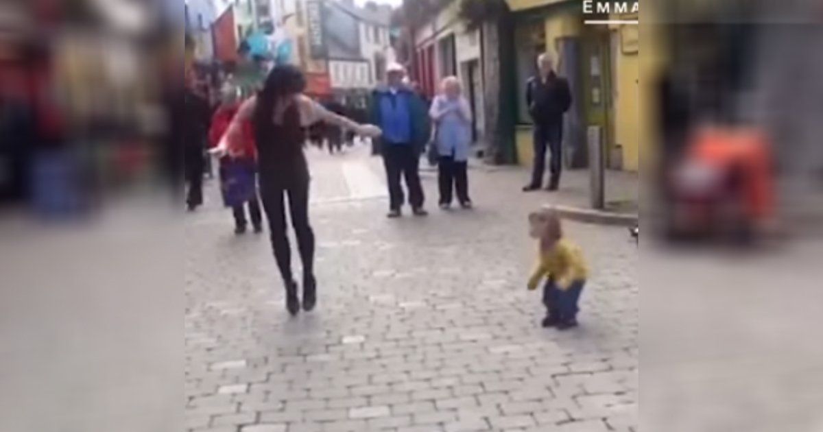 toddler dancing duo.jpg?resize=1200,630 - Little Toddler Joined Street Performer In Tap Dancing