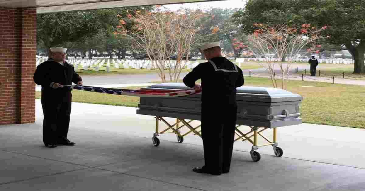 veteran casket teenagers.jpg?resize=1200,630 - Group Of Teenagers Carried The Casket Of Late Veteran Because No One Attended His Funeral