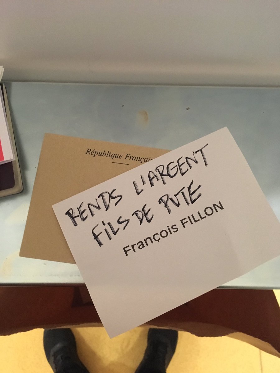 Découvrez les 10 bulletins les plus drôles du premier tour de l'élection présidentielle 2017 ! 1 55 225x300 - Découvrez les 10 bulletins les plus drôles du premier tour de l'élection présidentielle 2017 !