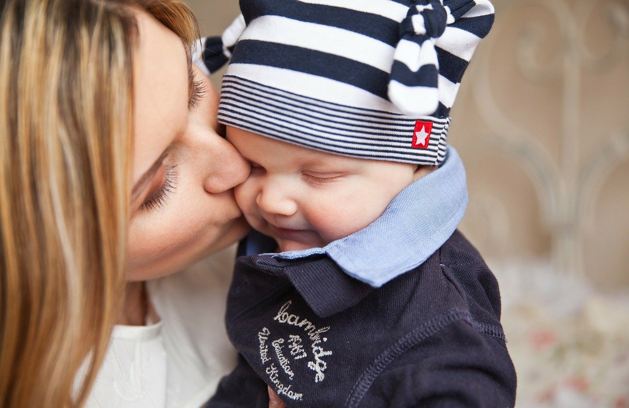 キスする時 頭を 右 に傾けますか それとも 左 に傾けますか Hachibachi キスする時 頭を 右 に傾けますか それとも 左 に傾けますか Hachibachi