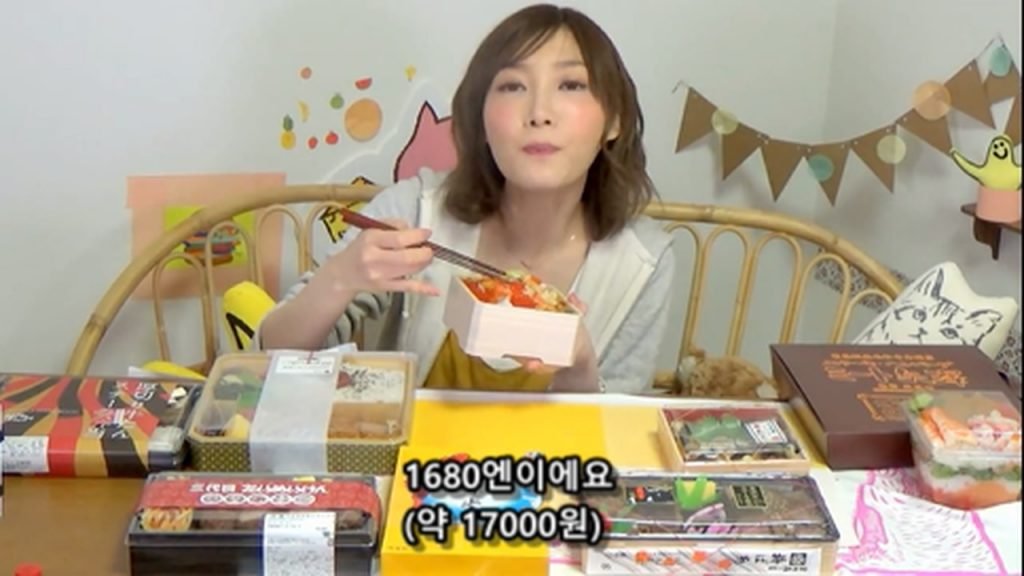 %e3%80%90mukbang%e3%80%91-the-top-10-ekiben-lunch-boxes-from-tokyo-station-142-dollars-in-total-cc-available-mp4_20170928_101140-865