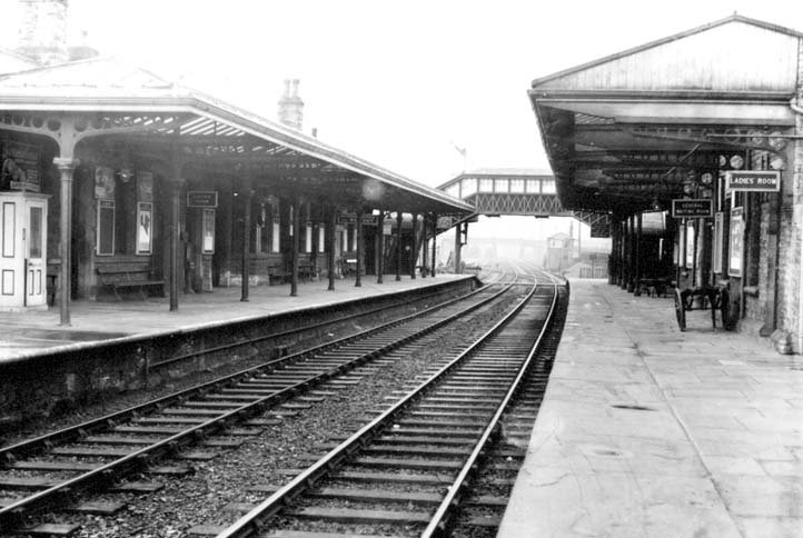 railwaystation2
