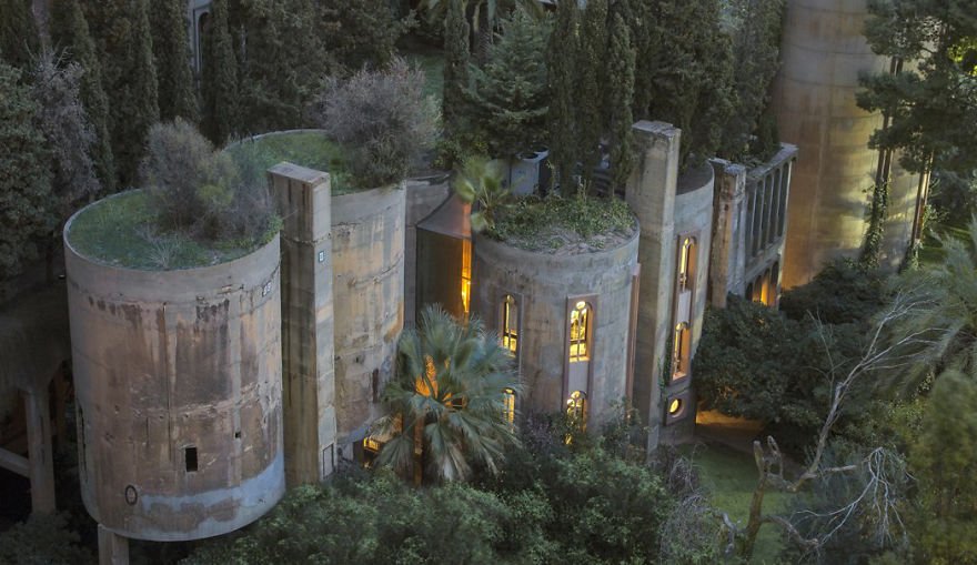 cement factory renovation la fabrica ricardo bofill 58b3e6b8711f9  880.jpg?resize=412,232 - Old Cement Factory Turns Into Architect's Home... Its Interior Is Literally Stunning