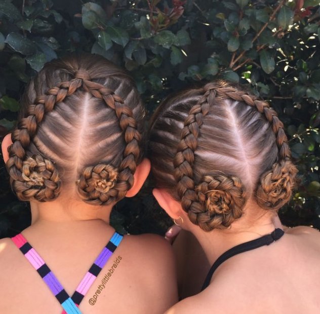 screen shot 2016 11 04 at 10 53 05 - Mom Braids Her Daughter's Hair In A Stunning Way