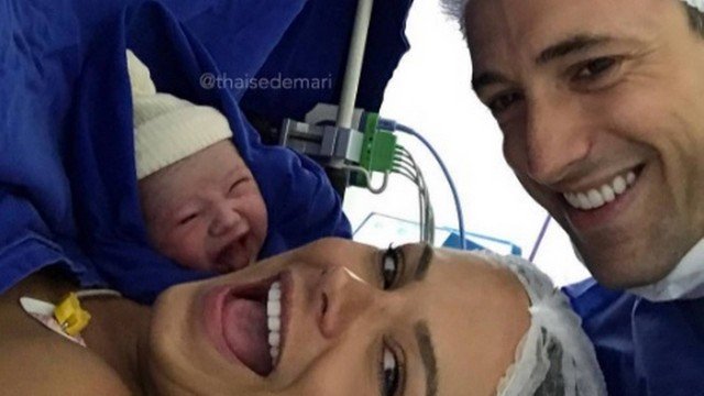thaise de mari.jpg?resize=412,275 - O bebê que se tornou famoso na internet por sorrir depois de seu parto
