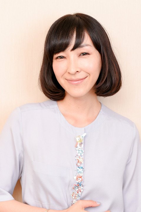 人気女優の麻生久美子 その壮絶な生い立ちとは Hachibachi