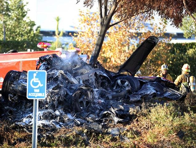 ポールウォーカーがポルシェで事故死 原因はスピードの出しすぎか Hachibachi ポールウォーカーがポルシェで事故死 原因はスピードの出しすぎか Hachibachi