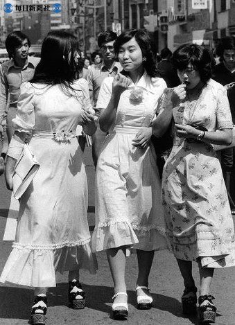 70年代ファッション 多彩で自由で個性的 Hachibachi 70年代ファッション 多彩で自由で個性的 Hachibachi