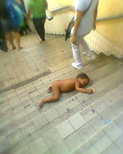 baby5.jpg?resize=412,232 - An Unclothed Baby Abandoned On Public Stairway And The Public Ignored Him