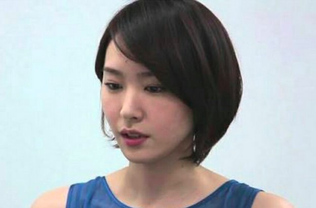 丸顔の方がオシャレに黒髪でショートヘアにするには Hachibachi