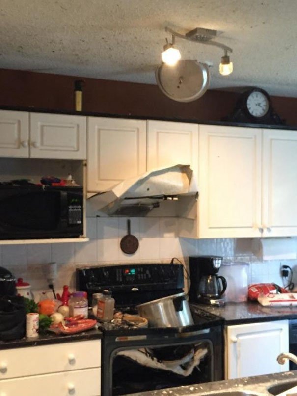 funny-kitchen-cooking-fails-3-589046386a159__605