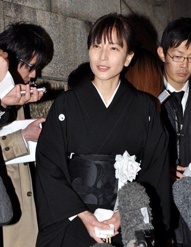 鈴木杏樹の父親は山口組の組長 夫との死別理由がすごい 鈴木杏樹の半生を追います Hachibachi 鈴木杏樹の父親は山口組の組長 夫との死別理由がすごい 鈴木杏樹の半生を追います Hachibachi