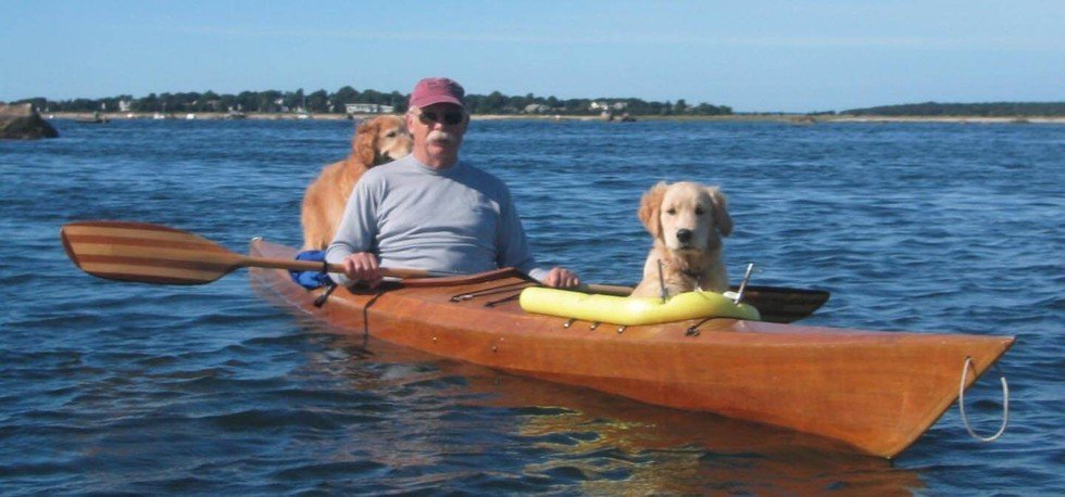 man_builds_special_kayak_for_his_dogs_4
