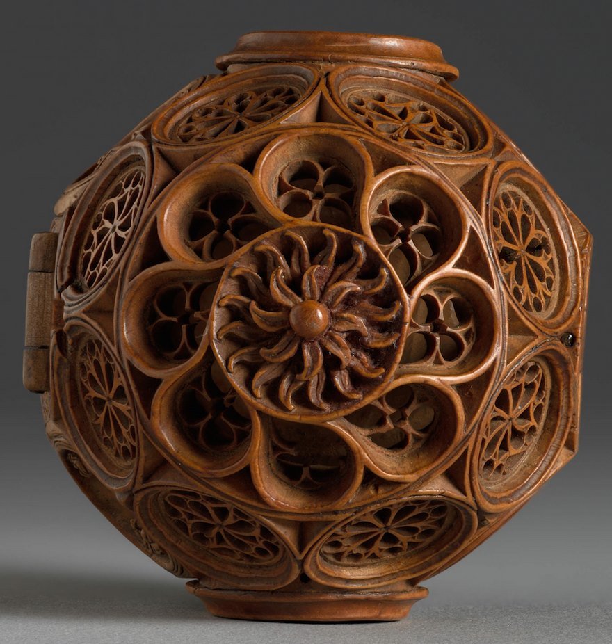 miniature-boxwood-carvings-16th-century-8