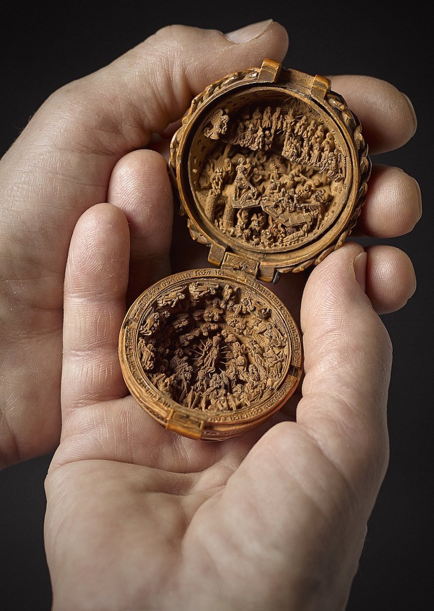 miniature-boxwood-carvings-16th-century-9