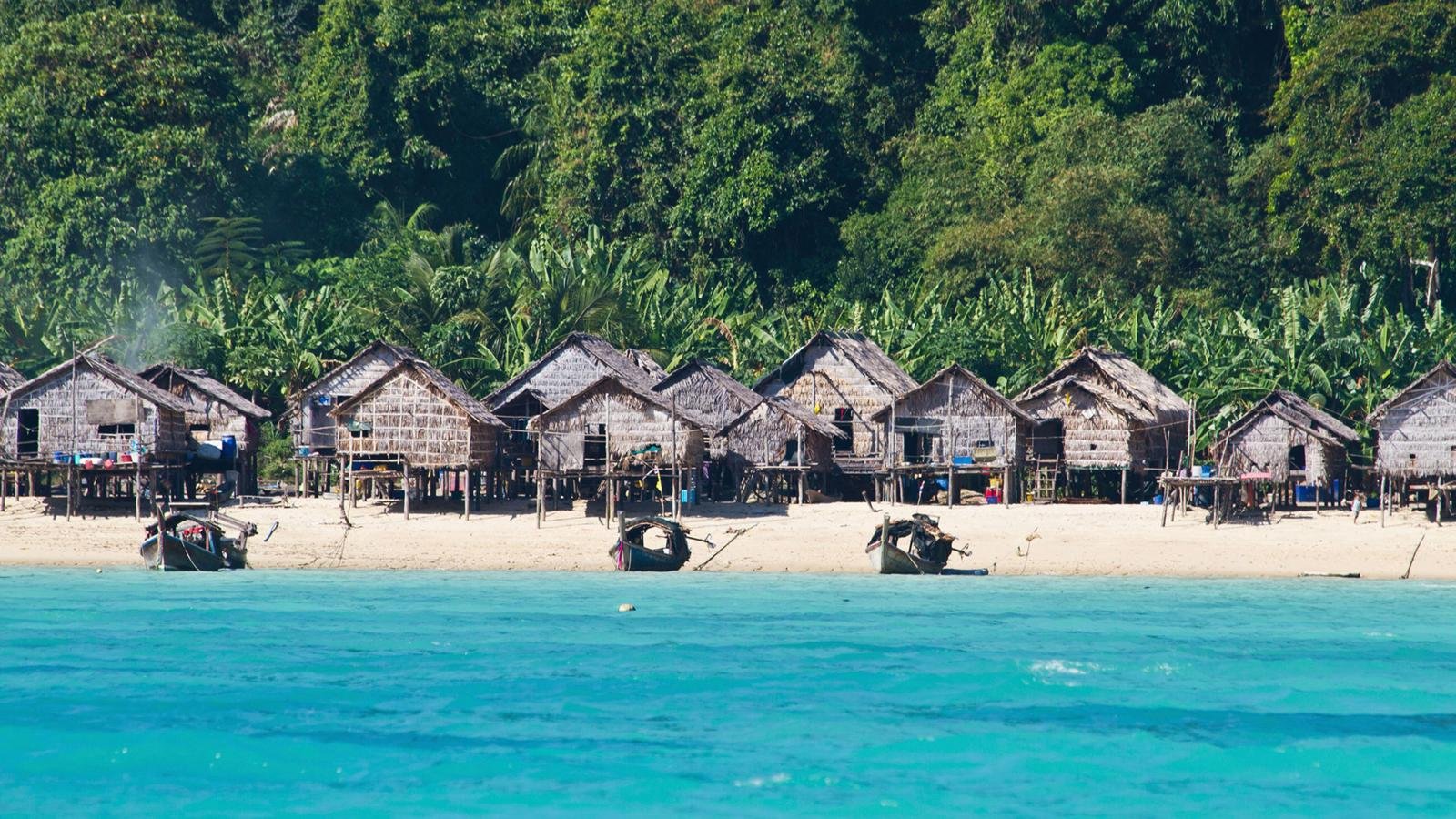 CMX7PC Thailand, Koh Surin, View of cottage with sea