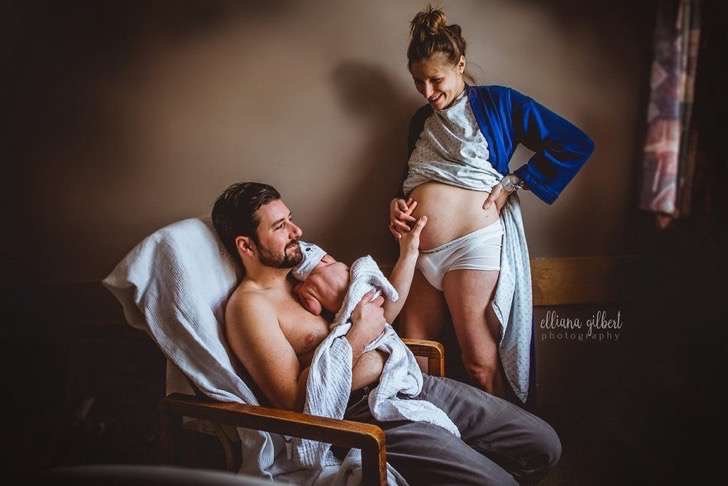 professional-birth-photography-competition-winners-labor-2017-30-58b02bd639932__880-2