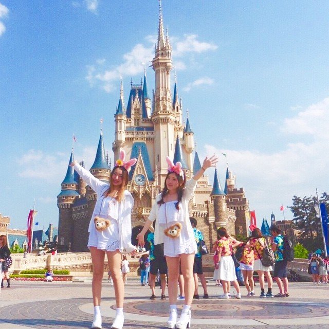 ディズニーで目立つなら絶対おすすめの双子コーデ Hachibachi ディズニーで目立つなら絶対おすすめの双子コーデ Hachibachi