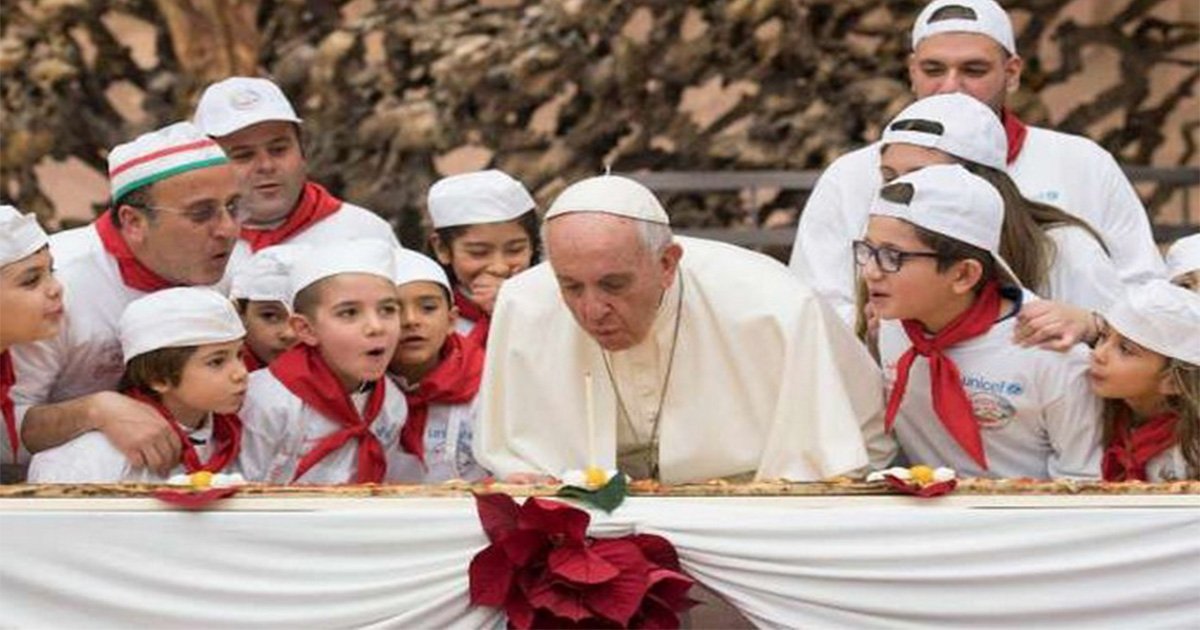 ec8db8eb84ac8 6.jpg?resize=412,232 - Ao invés de bolo, Papa Francis inova com uma escolha inusitada para celebrar seu aniversário de 81 anos