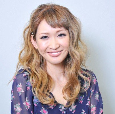 ママタレント紗栄子の髪型に注目 Hachibachi ママタレント紗栄子の髪型に注目 Hachibachi