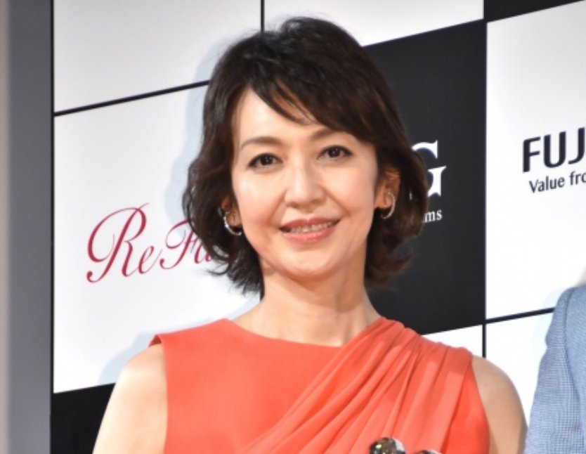 モダンでファッショナブルな賀来千香子さんの髪型 Hachibachi モダンでファッショナブルな賀来千香子さんの髪型 Hachibachi