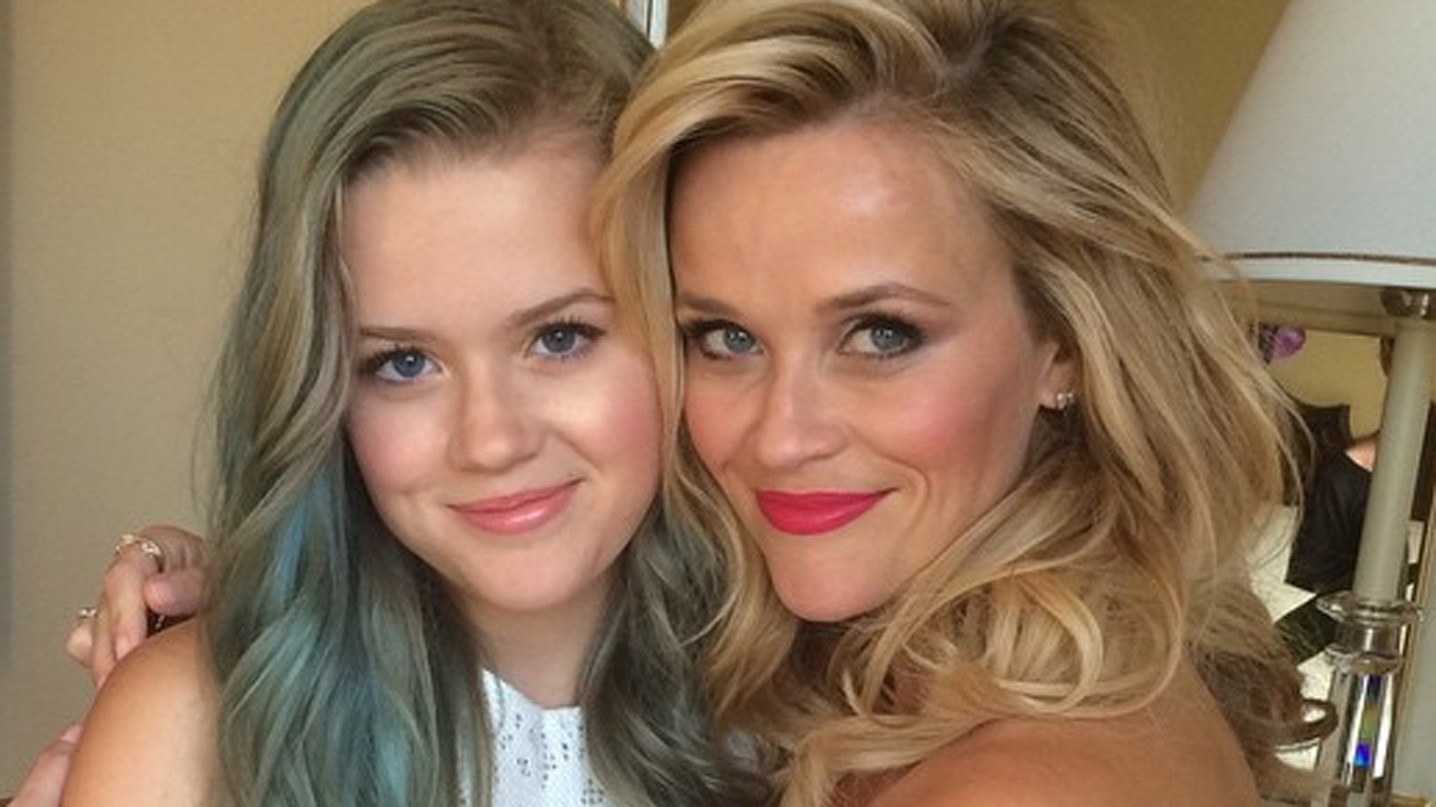 la et mg reese witherspoon instagram daughter ava ryan phillippe 20150501.jpg?resize=412,275 - Filha de Reese Witherspoon é a CARA da mãe: veja fotos!