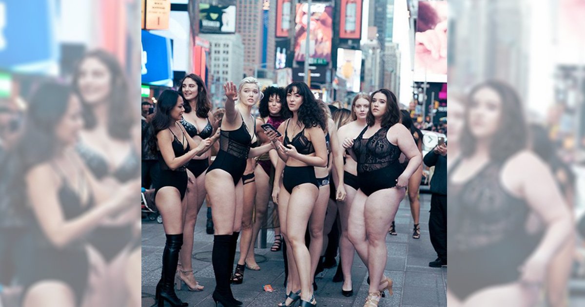 mainphoto defile.jpeg?resize=412,232 - Face au diktat de la mode, elles organisent un défilé en plein Times Square