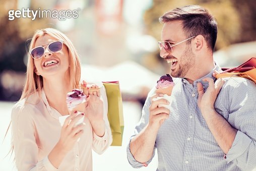 커플 장난 gettyimagesbank에 대한 이미지 검색결과