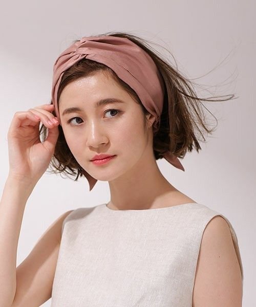 ショートヘアバンド付け方は 簡単コーデで可愛いくアレンジ Hachibachi ショートヘアバンド付け方は 簡単コーデで可愛いくアレンジ Hachibachi