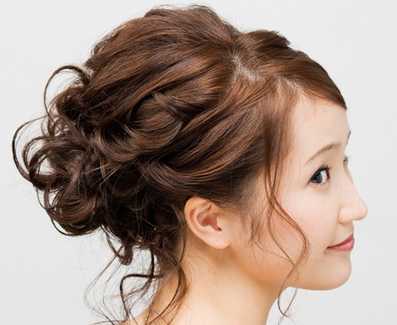 img 5a570ae73df24.png?resize=412,232 - 長さ別結婚式の髪型マナー！ロングでもショートでも大丈夫